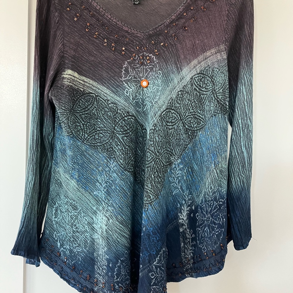 Black Long Sleeve Graphic Tunic